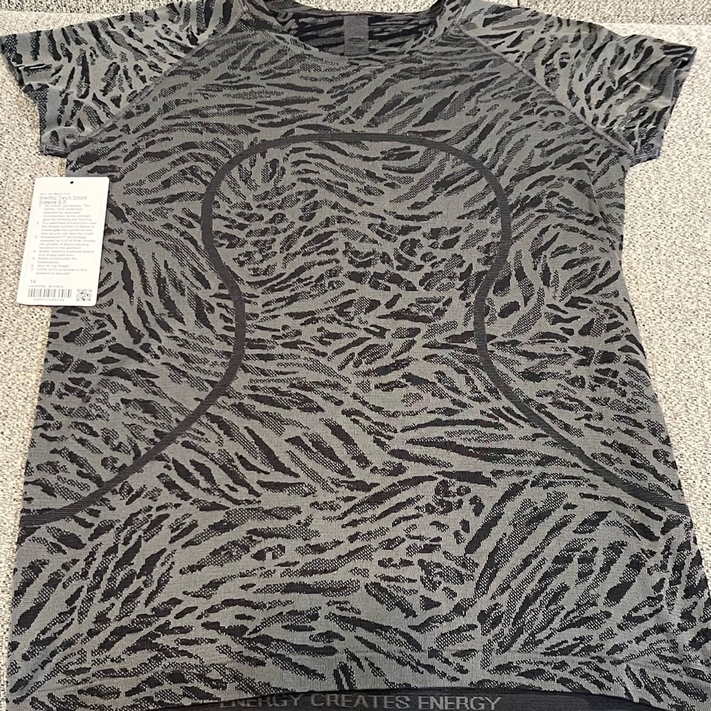 Lululemon Swiftly Tech 2.0 Primal Clash Black Gull Grey, size 14.